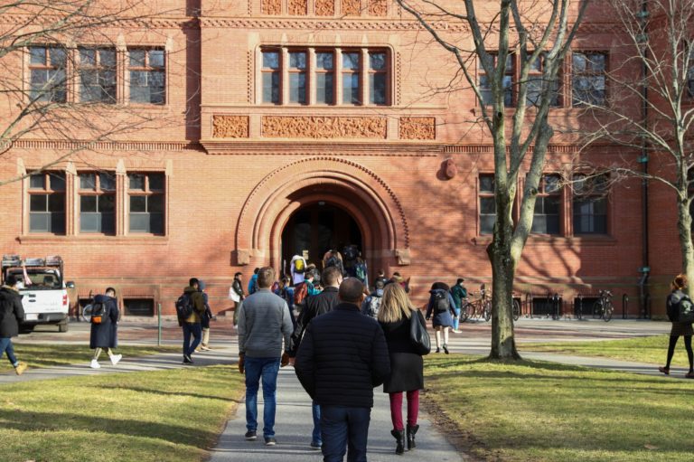 Covid-19: Harvard Faculty Prepare: Possibility of Online Classes in the Fall | Portal de noticias ABCTudo Covid-19: Harvard Faculty Prepare: Possibility of Online Classes in the Fall | Portal de noticias ABCTudo