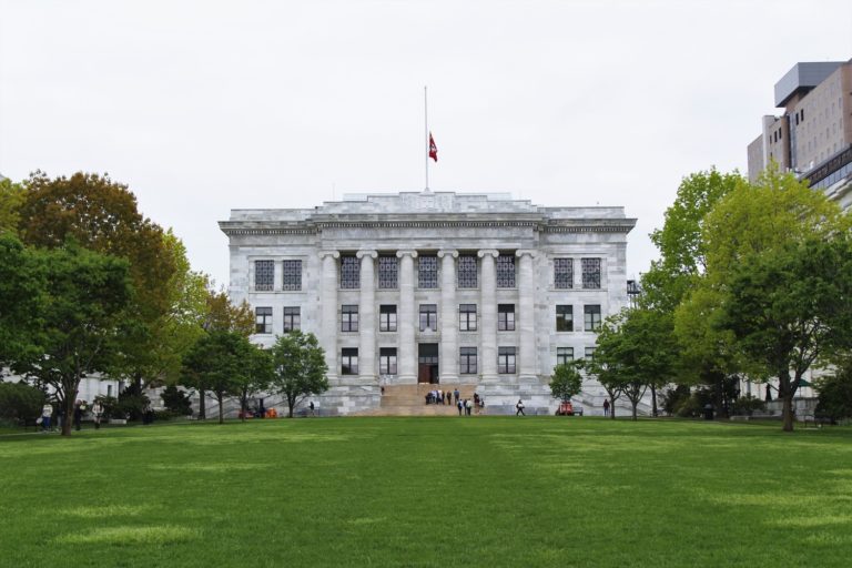Codvi19: Harvard Medical School Moves Fall Semester Online for First-Year Students | Portal de noticias ABCTudo