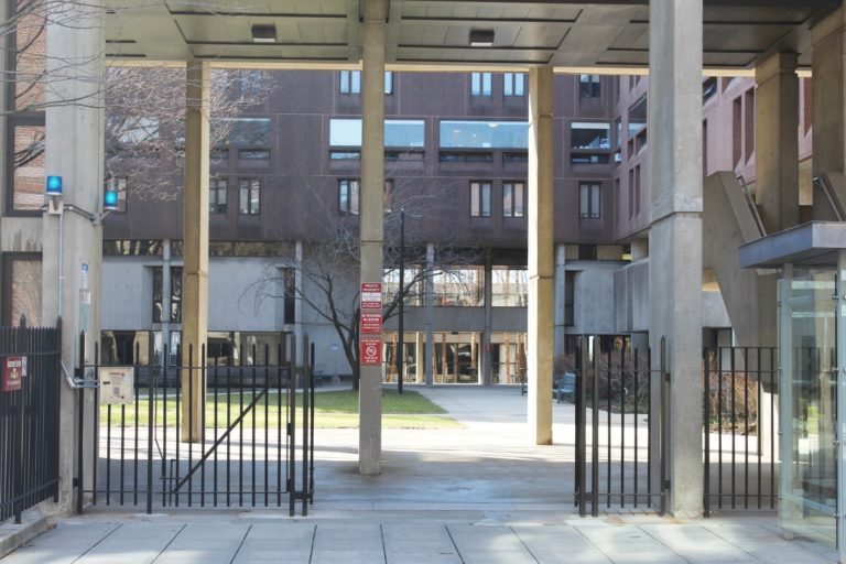 Covid-19: Harvard Despediu 3 Estudantes após a Festa Indoor | Portal de noticias ABCTudo