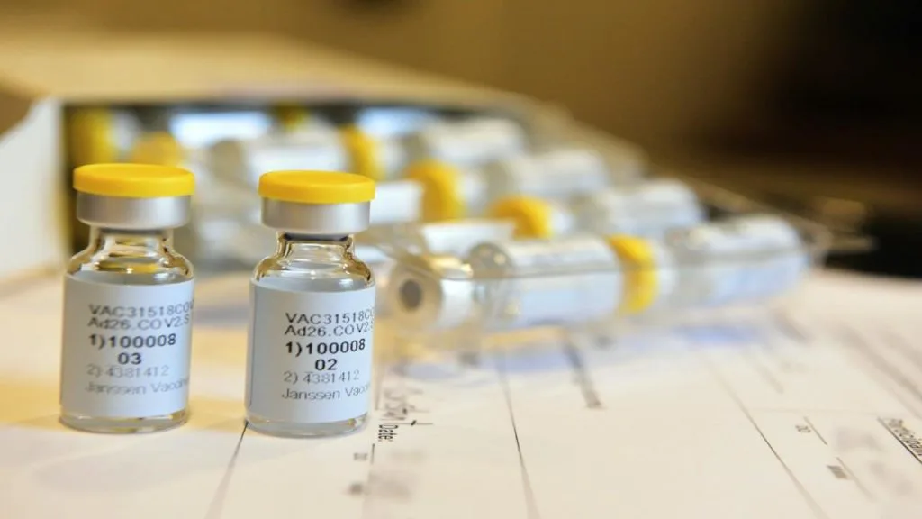 Trump faz Acordo de Vacina Coronavírus para CVS e Walgreens | Portal de noticias ABCTudo
